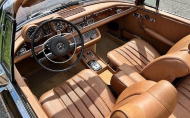 Mercedes-Benz-200-Series-1971-Convertible-36