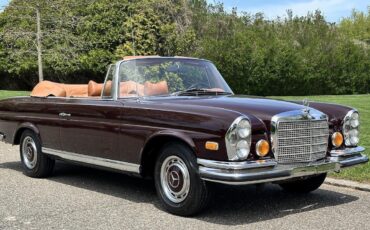 Mercedes-Benz-200-Series-1971-Convertible-9