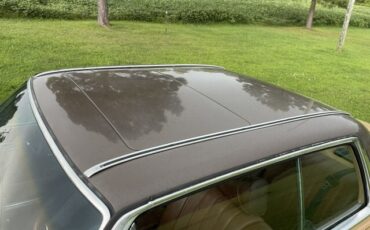Mercedes-Benz-200-Series-1976-Coupe-17