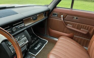 Mercedes-Benz-200-Series-1976-Coupe-21
