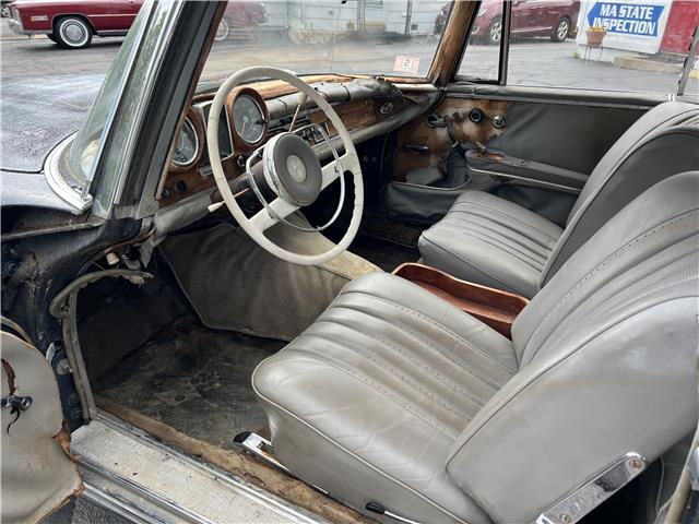 Mercedes-Benz-220-SEB-1965-21