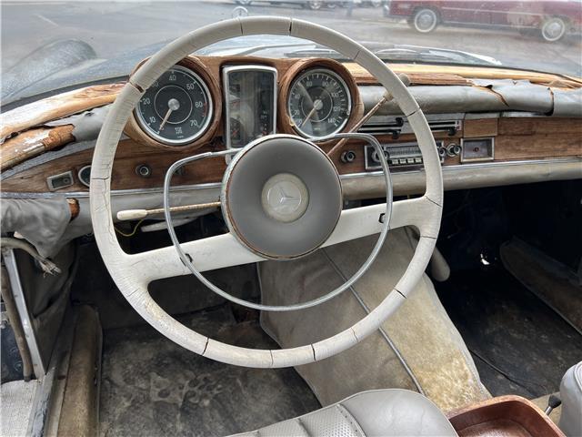 Mercedes-Benz-220-SEB-1965-22