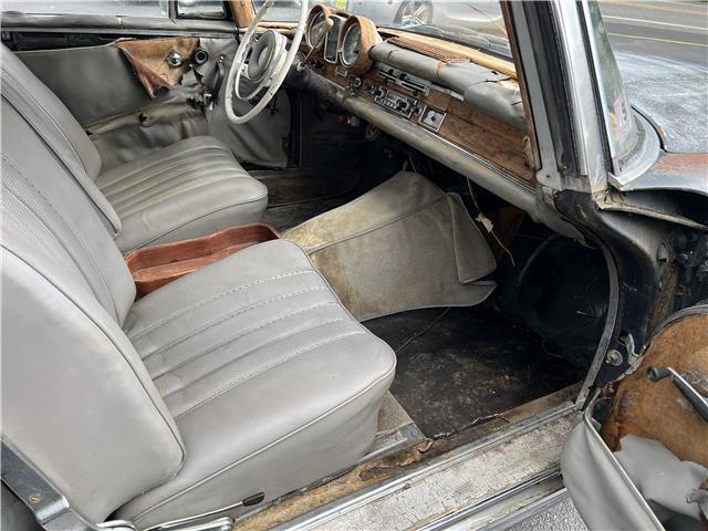 Mercedes-Benz-220-SEB-1965-34