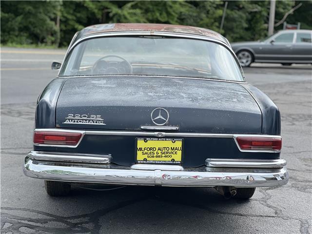 Mercedes-Benz-220-SEB-1965-8