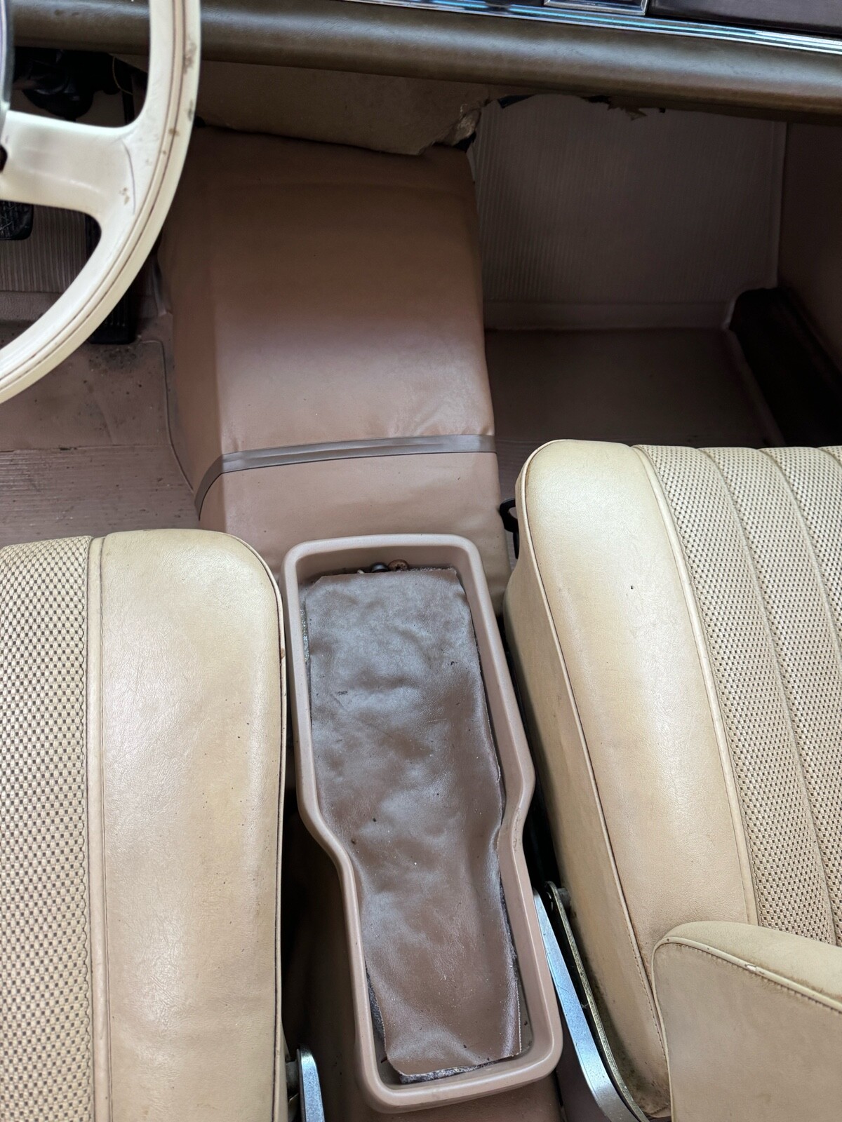 Mercedes-Benz-230-1966-11