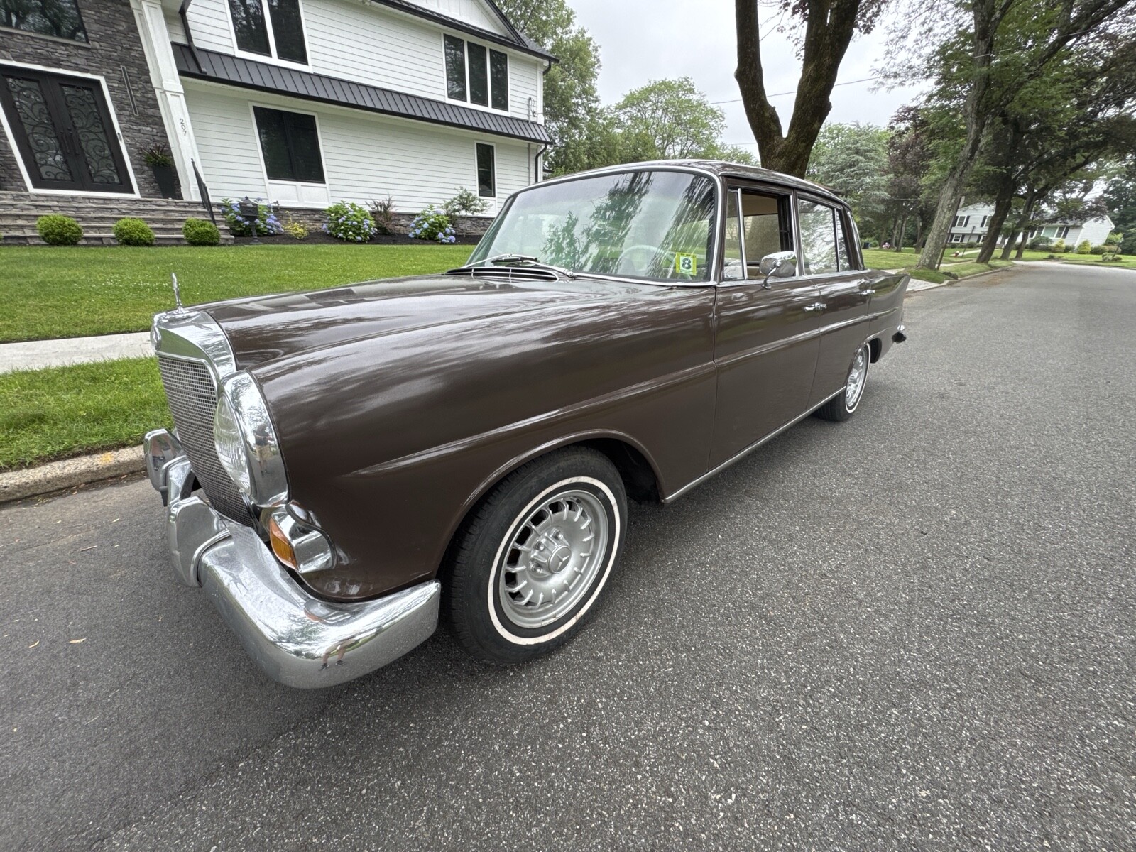 Mercedes-Benz-230-1966-6
