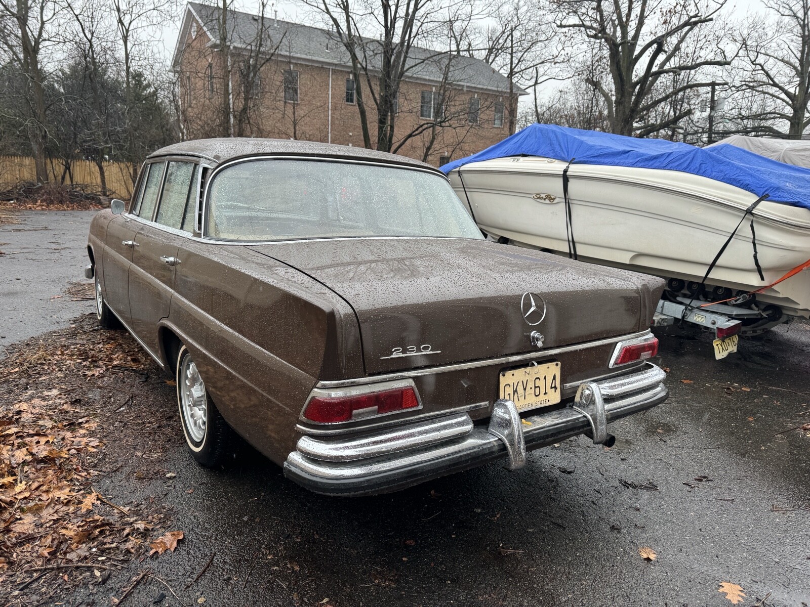 Mercedes-Benz-230-1966-7