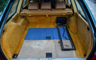 Mercedes-Benz-230-TE-1990-Wagon-22