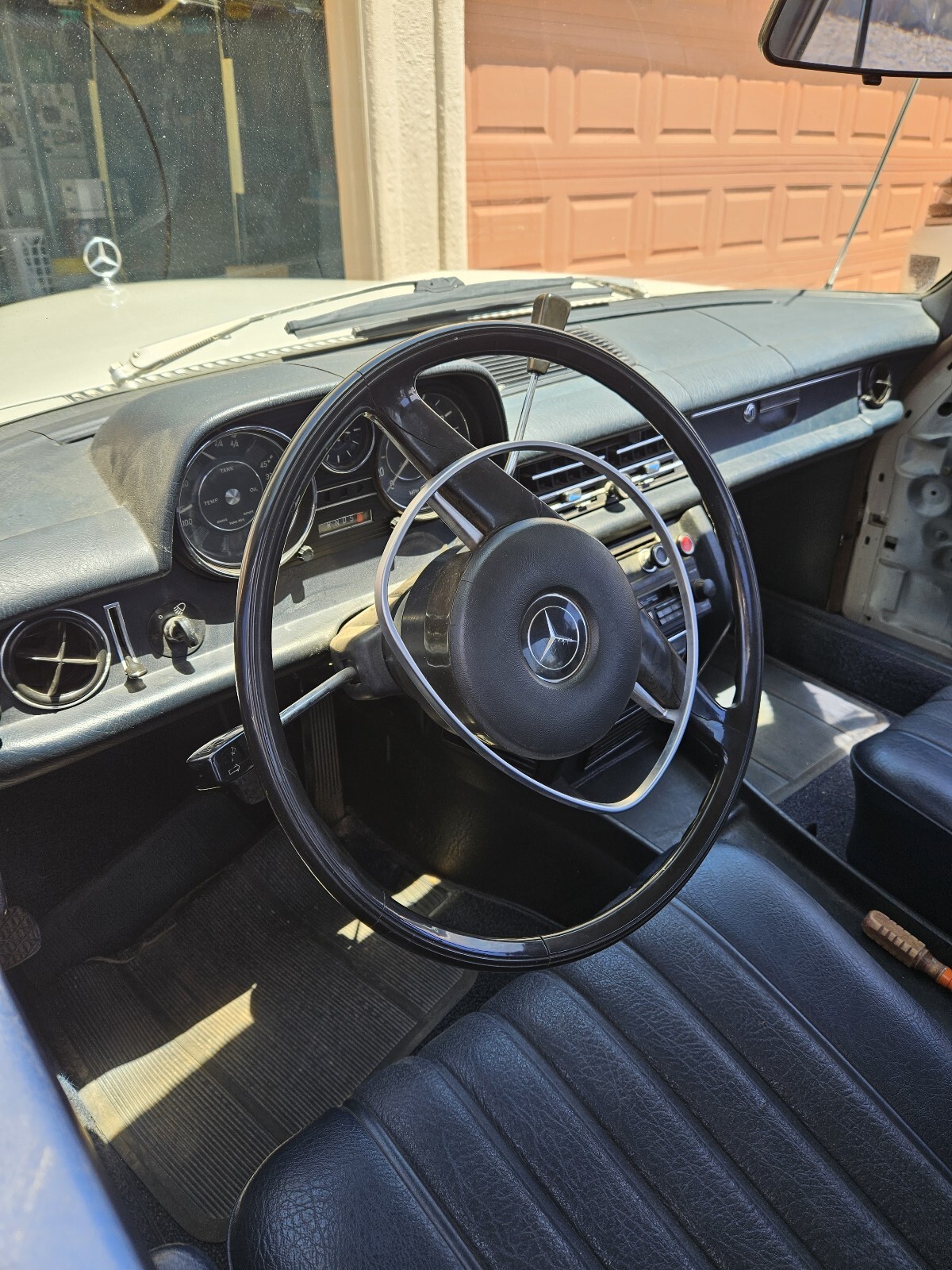 Mercedes-Benz-250-1969-5