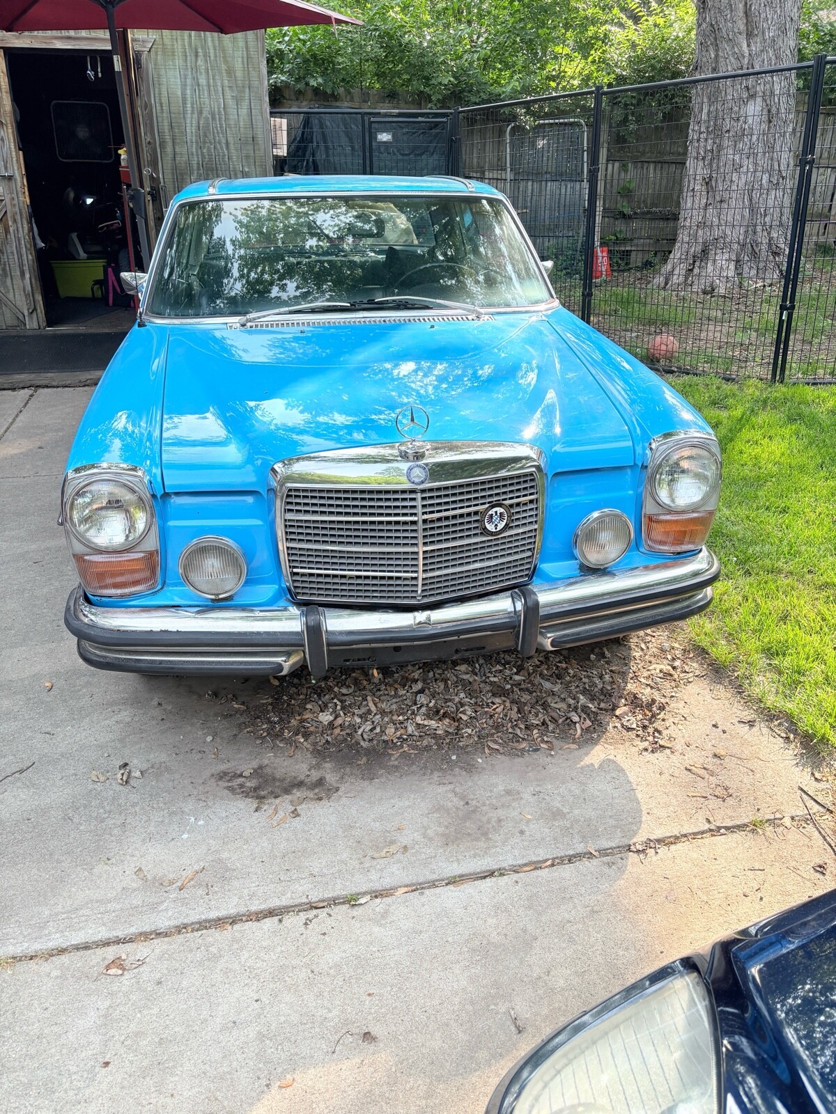 Mercedes-Benz-250-C-Coupe-1972-Coupe-1