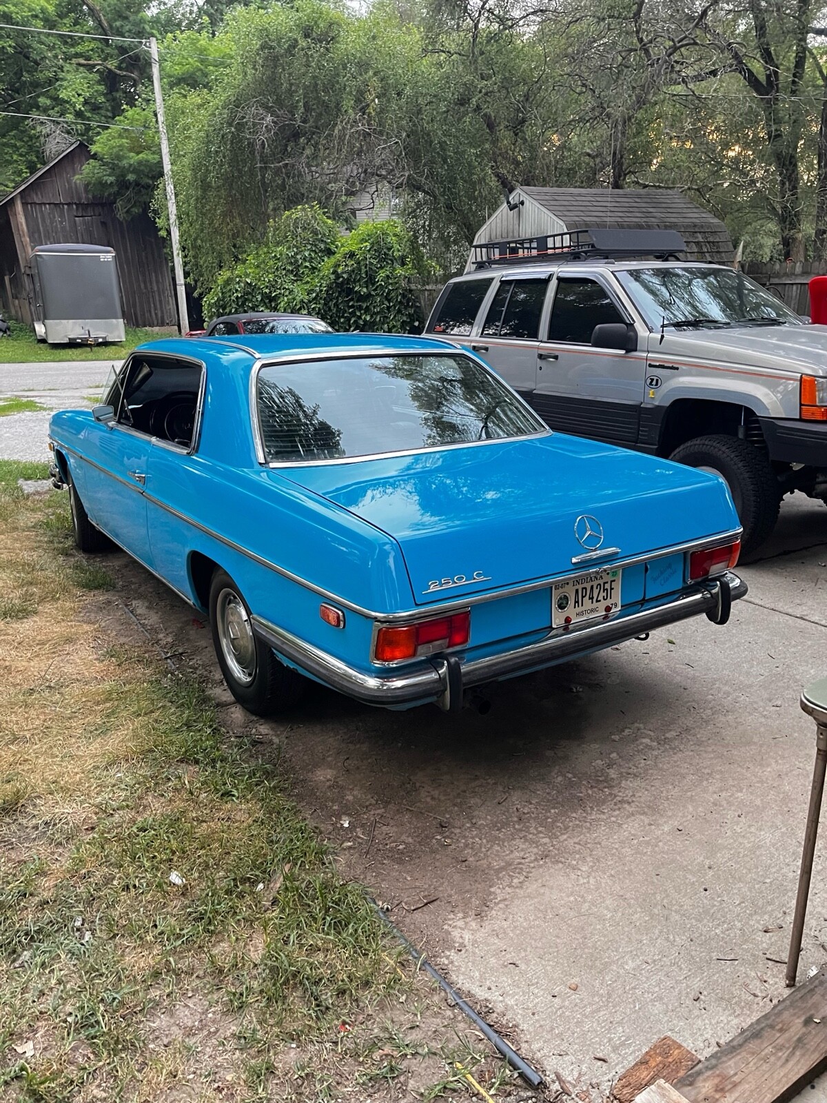 Mercedes-Benz-250-C-Coupe-1972-Coupe-13