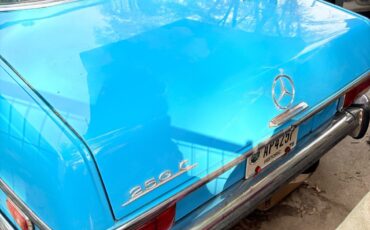 Mercedes-Benz-250-C-Coupe-1972-Coupe-3