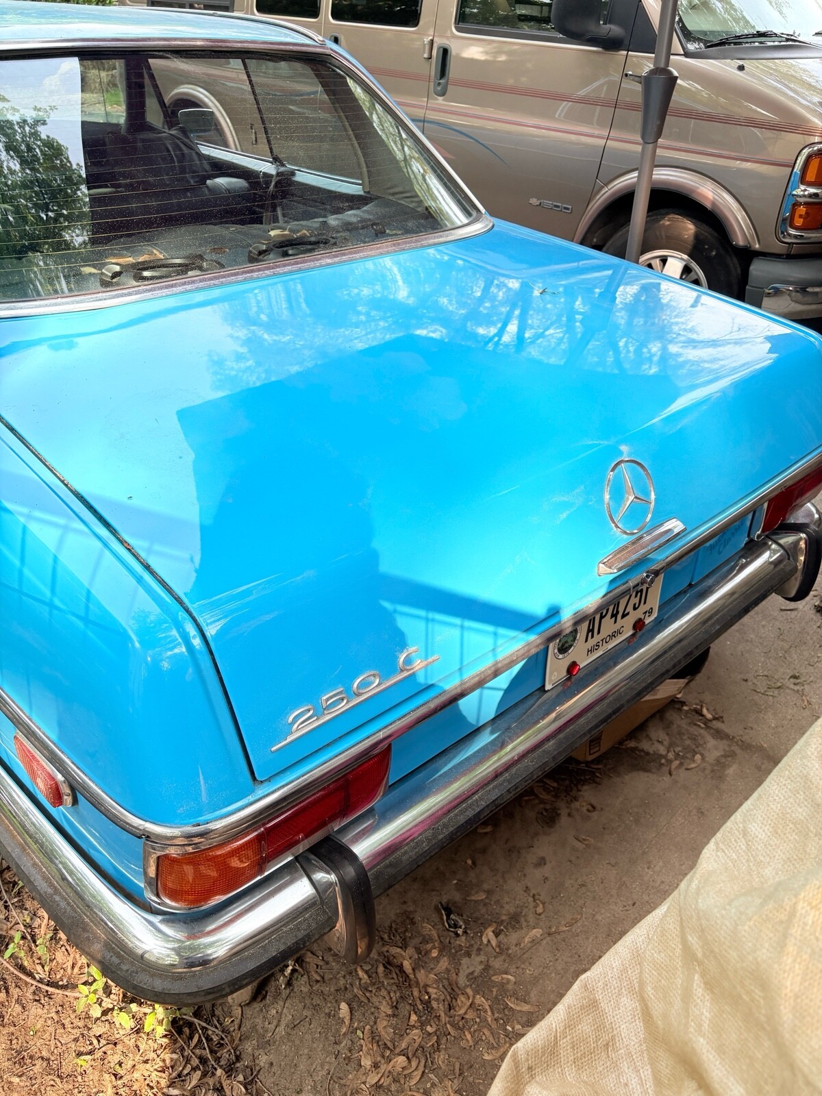 Mercedes-Benz-250-C-Coupe-1972-Coupe-3