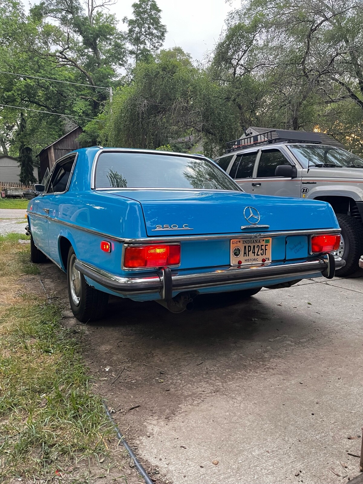 Mercedes-Benz-250-C-Coupe-1972-Coupe-5