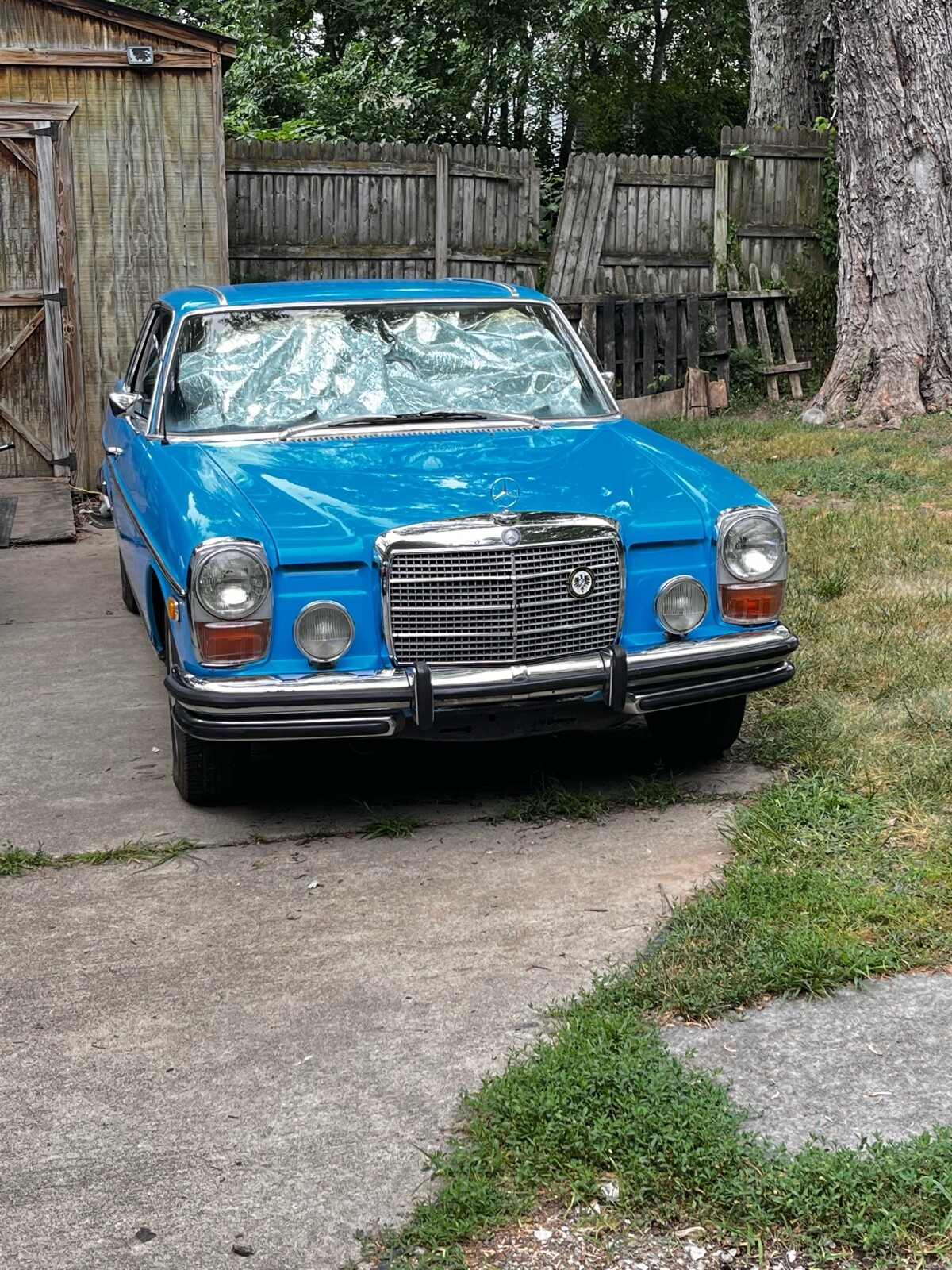 Mercedes-Benz-250-C-Coupe-1972-Coupe-8