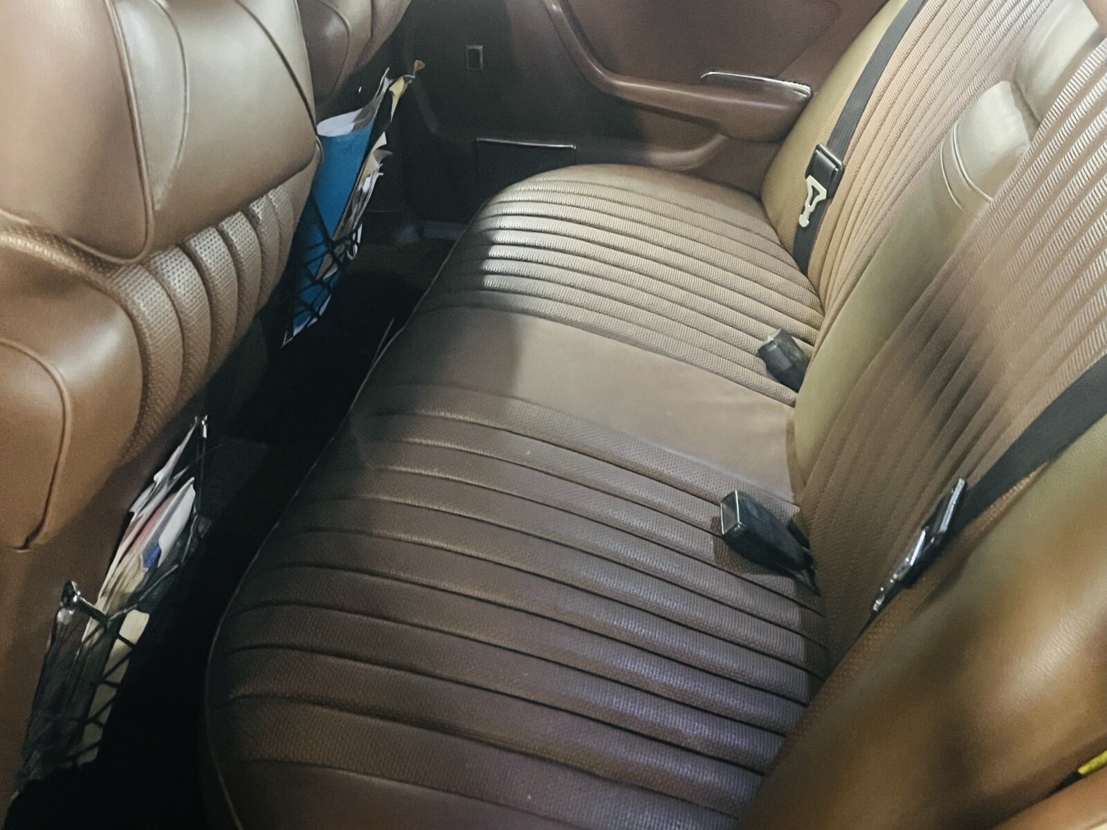 Mercedes-Benz-280-SE-1977-Sedan-14