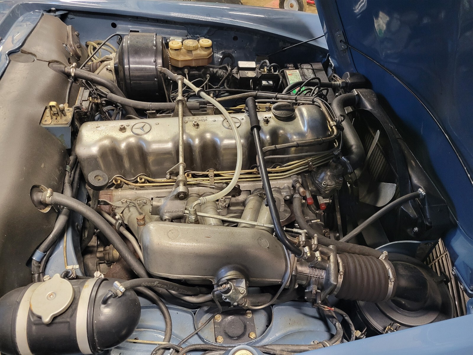 Mercedes-Benz-280-SL-1970-24