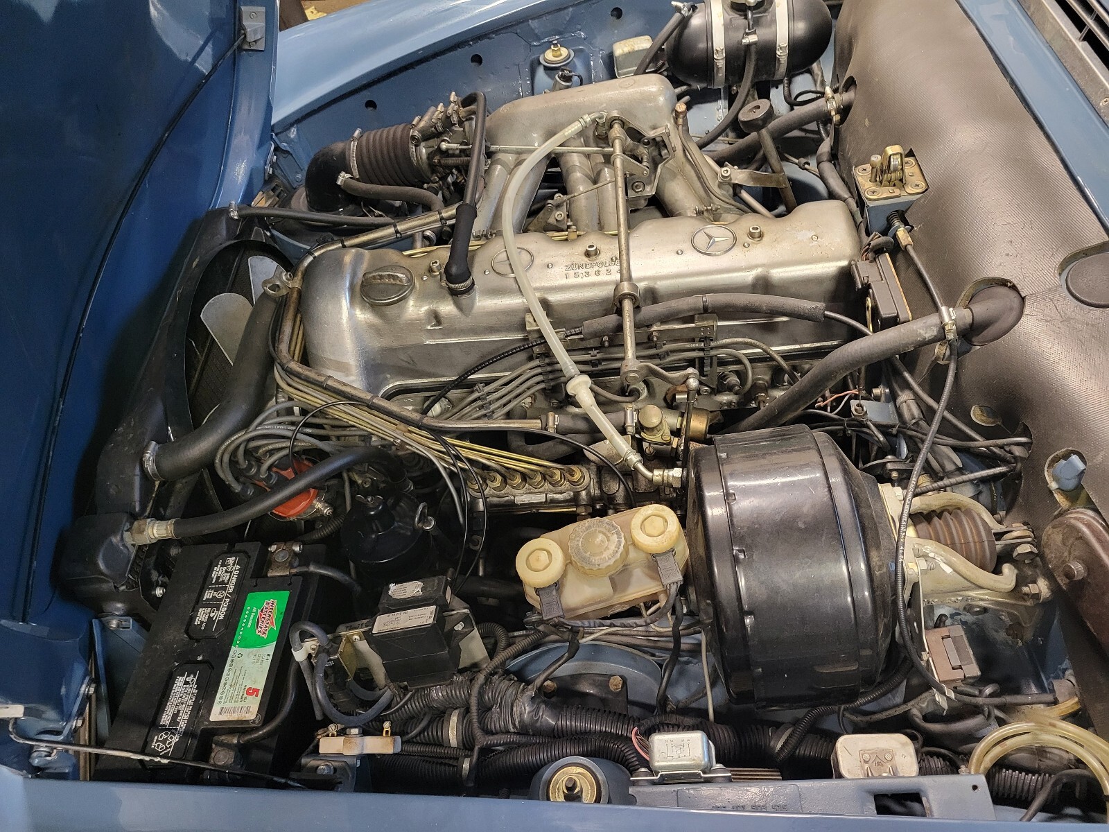 Mercedes-Benz-280-SL-1970-25