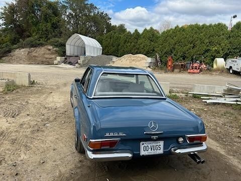 Mercedes-Benz-280-SL-1970-3
