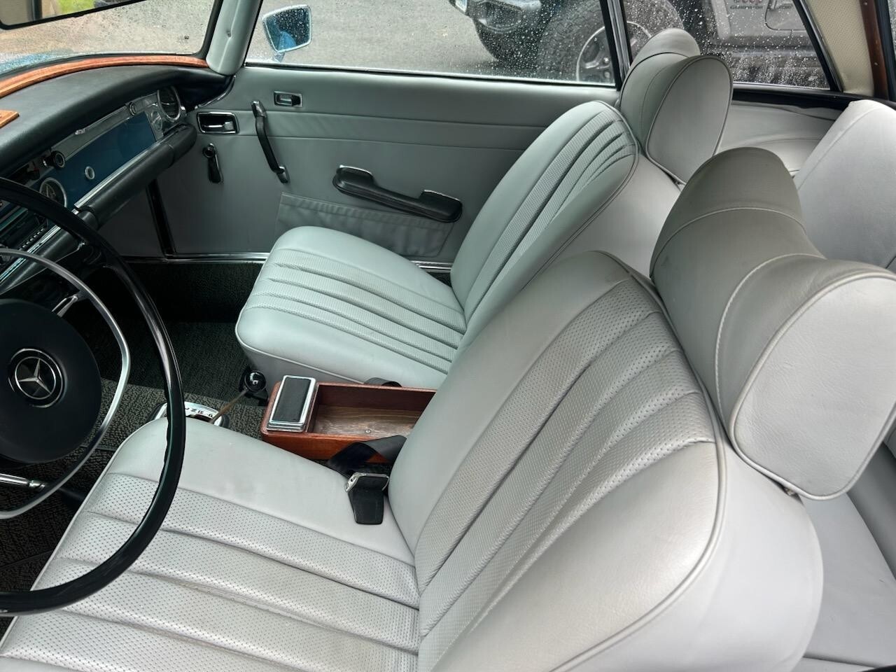 Mercedes-Benz-280-SL-1970-9