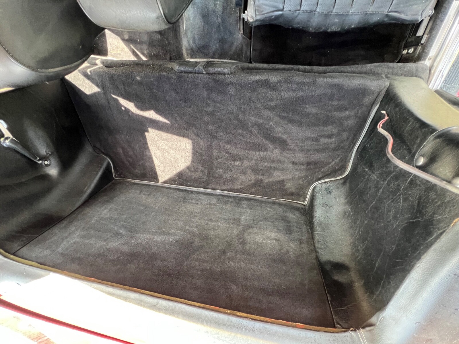 Mercedes-Benz-280SL-RARE-5-SPEED-MANUAL-SHIFT-1983-Convertible-21