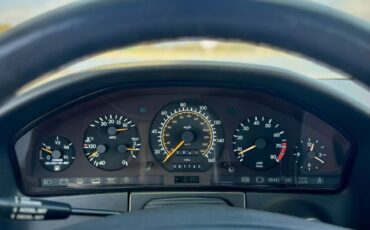 Mercedes-Benz-300-SE-1992-Sedan-24