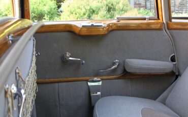 Mercedes-Benz-300-Series-1954-Sedan-14