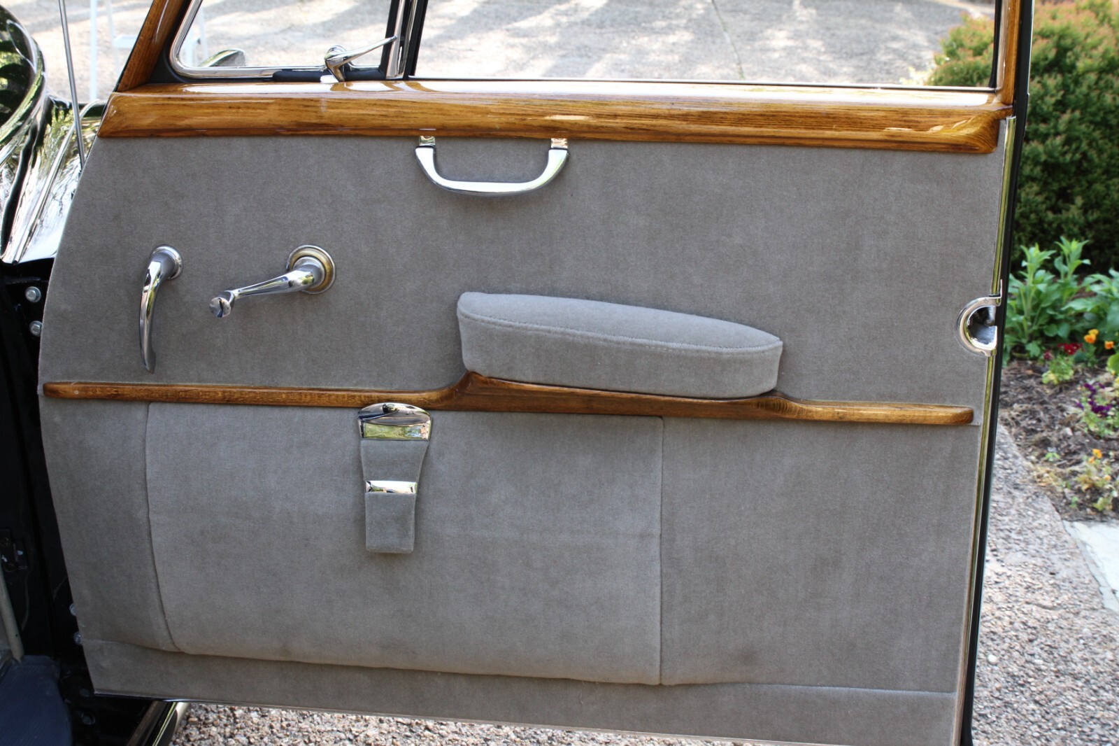 Mercedes-Benz-300-Series-1954-Sedan-17