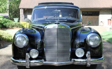 Mercedes-Benz-300-Series-1954-Sedan-2