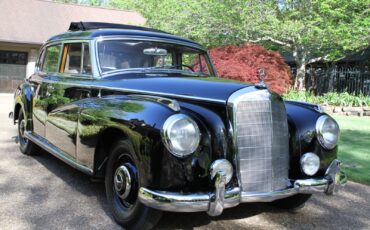 Mercedes-Benz-300-Series-1954-Sedan-3