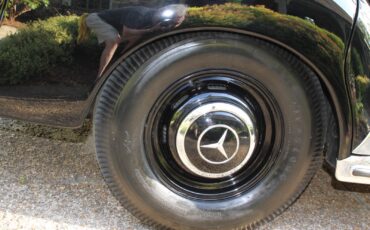 Mercedes-Benz-300-Series-1954-Sedan-35