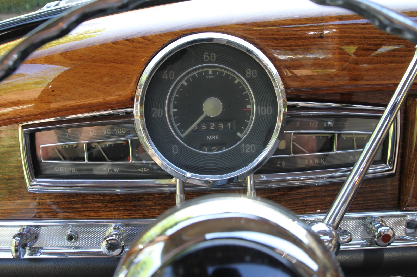 Mercedes-Benz-300-Series-1954-Sedan-38