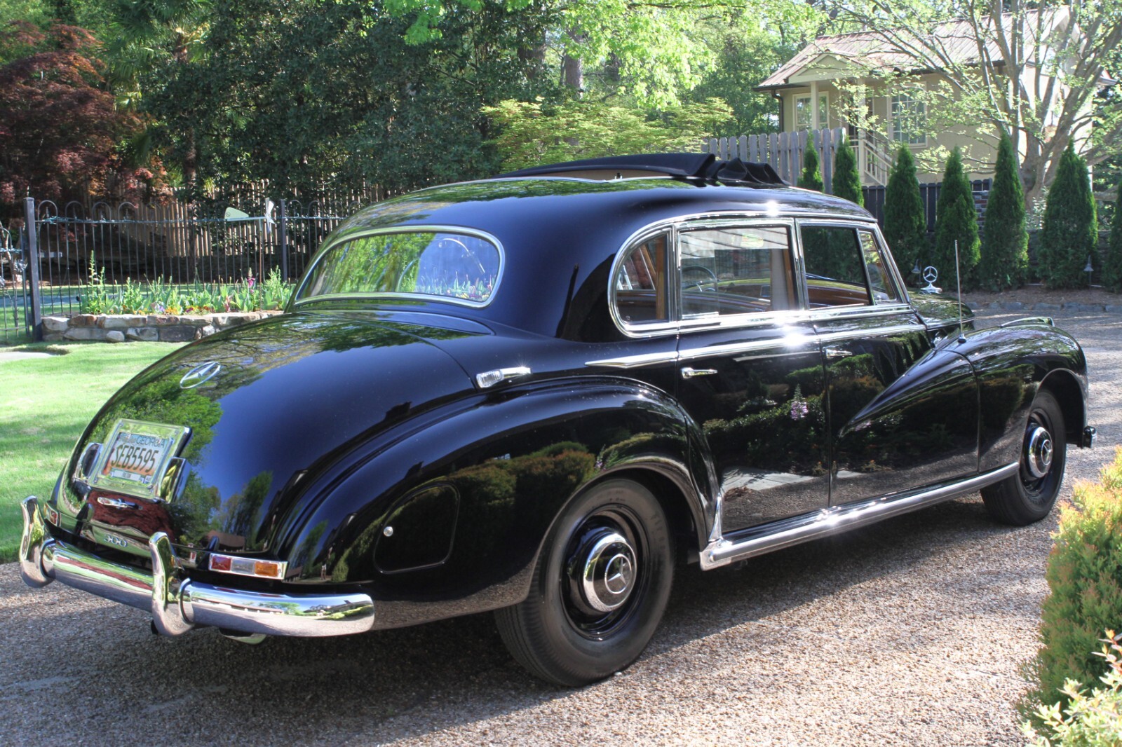 Mercedes-Benz-300-Series-1954-Sedan-4