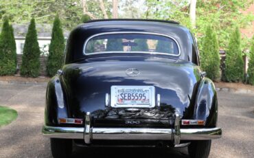 Mercedes-Benz-300-Series-1954-Sedan-5