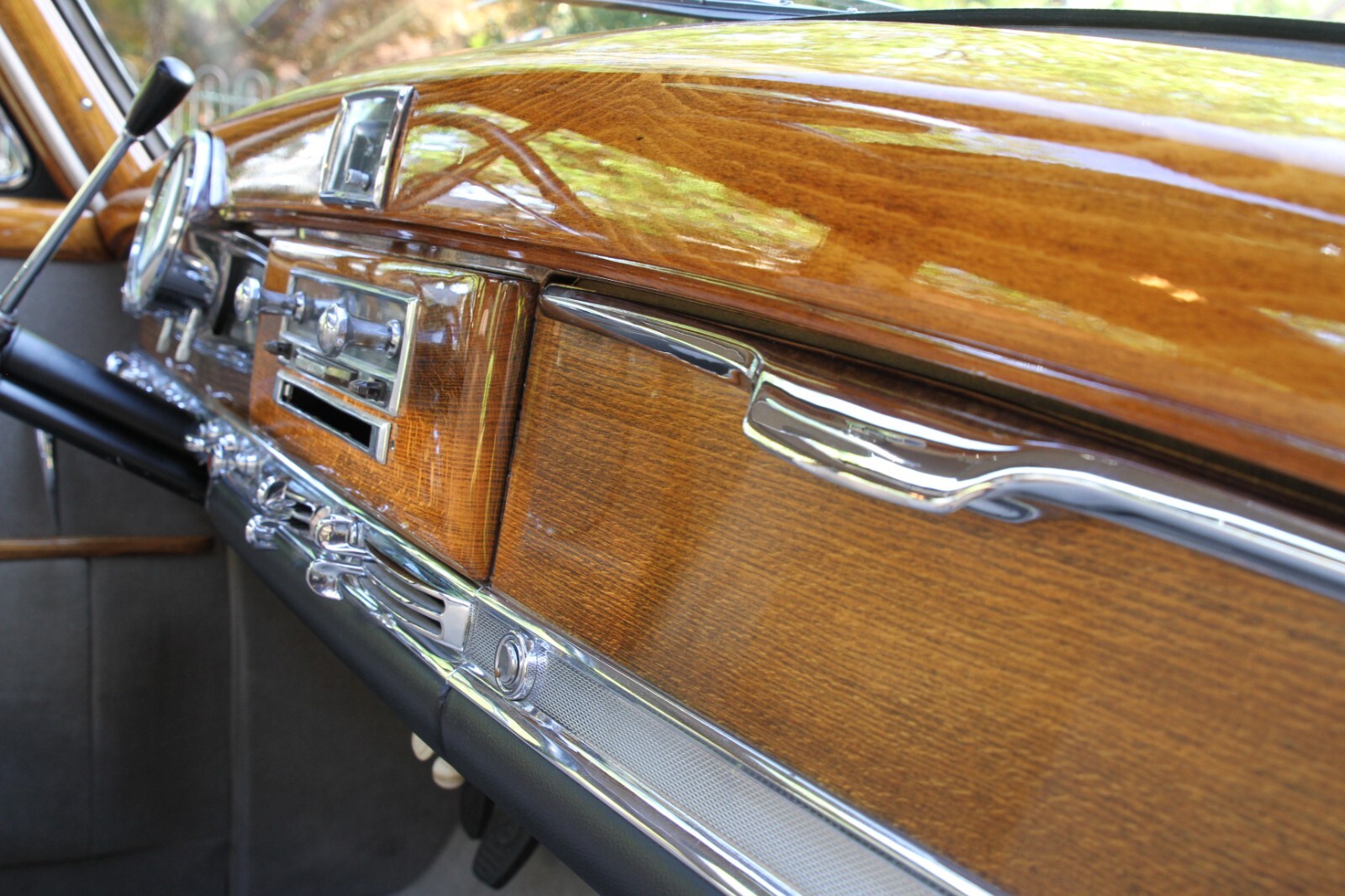 Mercedes-Benz-300-Series-1954-Sedan-9