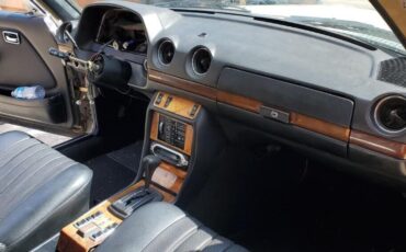 Mercedes-Benz-300-Series-1978-Coupe-11