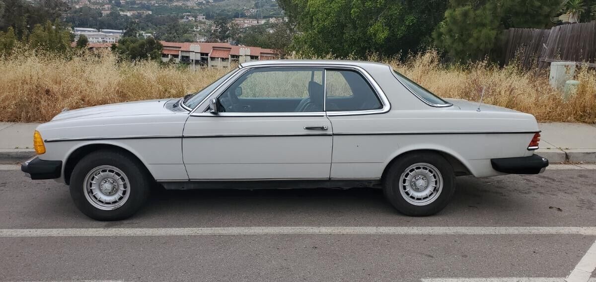 Mercedes-Benz 300-Series 1978 Coupe