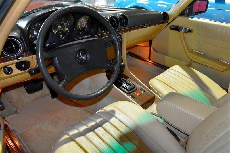 Mercedes-Benz-300-Series-1982-Convertible-11