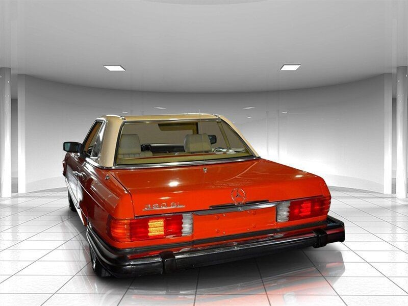 Mercedes-Benz-300-Series-1982-Convertible-2