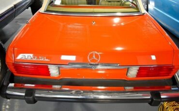 Mercedes-Benz-300-Series-1982-Convertible-4