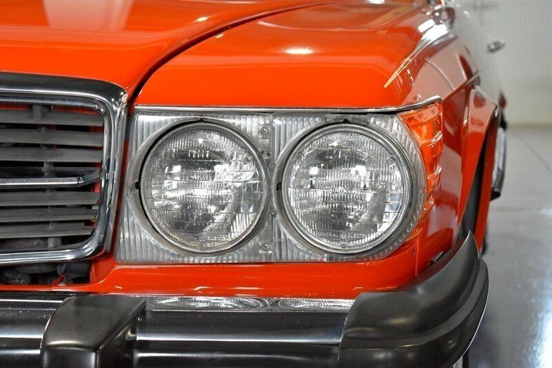 Mercedes-Benz-300-Series-1982-Convertible-6