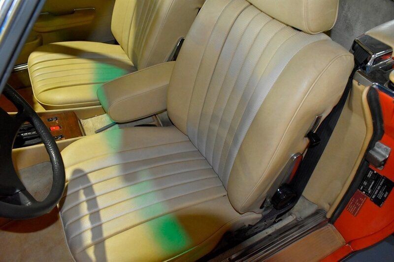Mercedes-Benz-300-Series-1982-Convertible-8