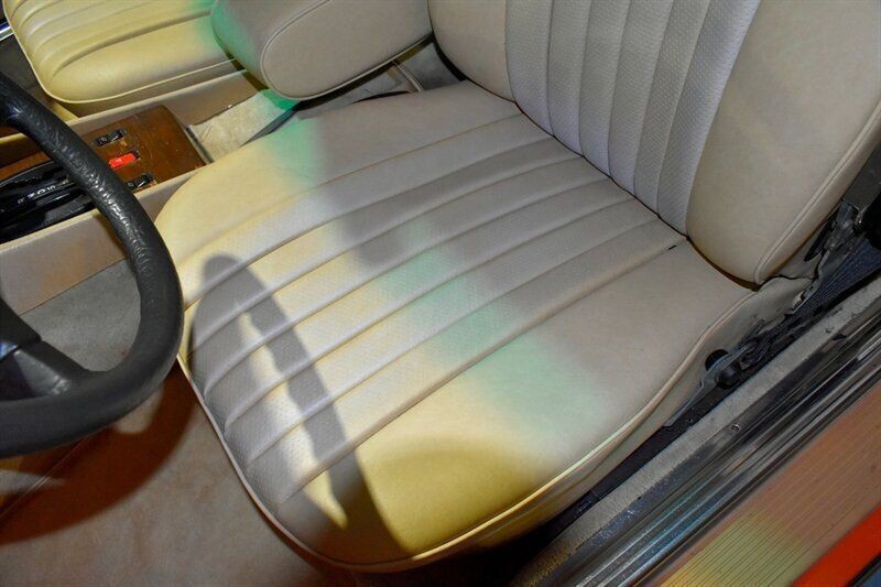 Mercedes-Benz-300-Series-1982-Convertible-9