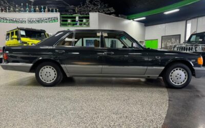 Mercedes-Benz 300-Series 1986 4 Door Sedan