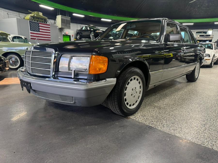 Mercedes-Benz-300-Series-1986-4-Door-Sedan-6