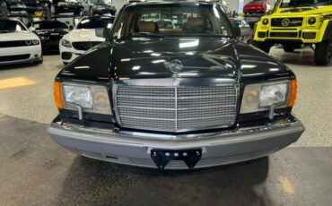 Mercedes-Benz-300-Series-1986-4-Door-Sedan-7