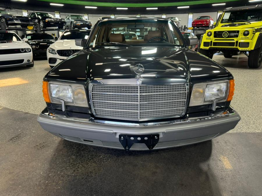 Mercedes-Benz-300-Series-1986-4-Door-Sedan-7