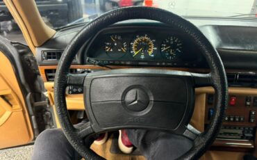 Mercedes-Benz-300-Series-1986-4-Door-Sedan-9