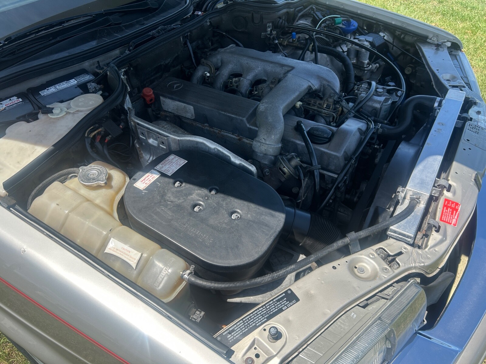 Mercedes-Benz-300-Series-1986-Sedan-16