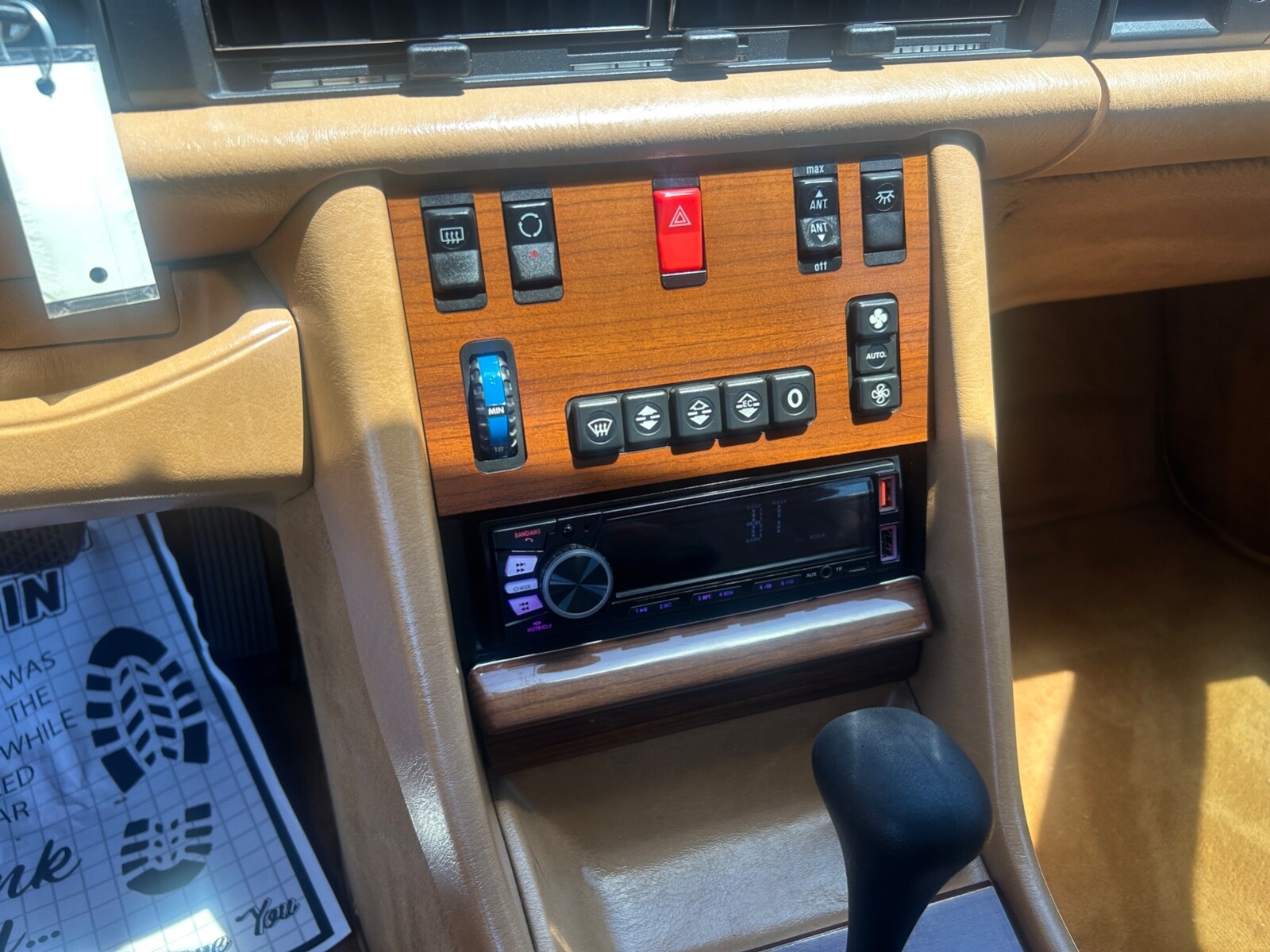 Mercedes-Benz-300-Series-1986-Sedan-18